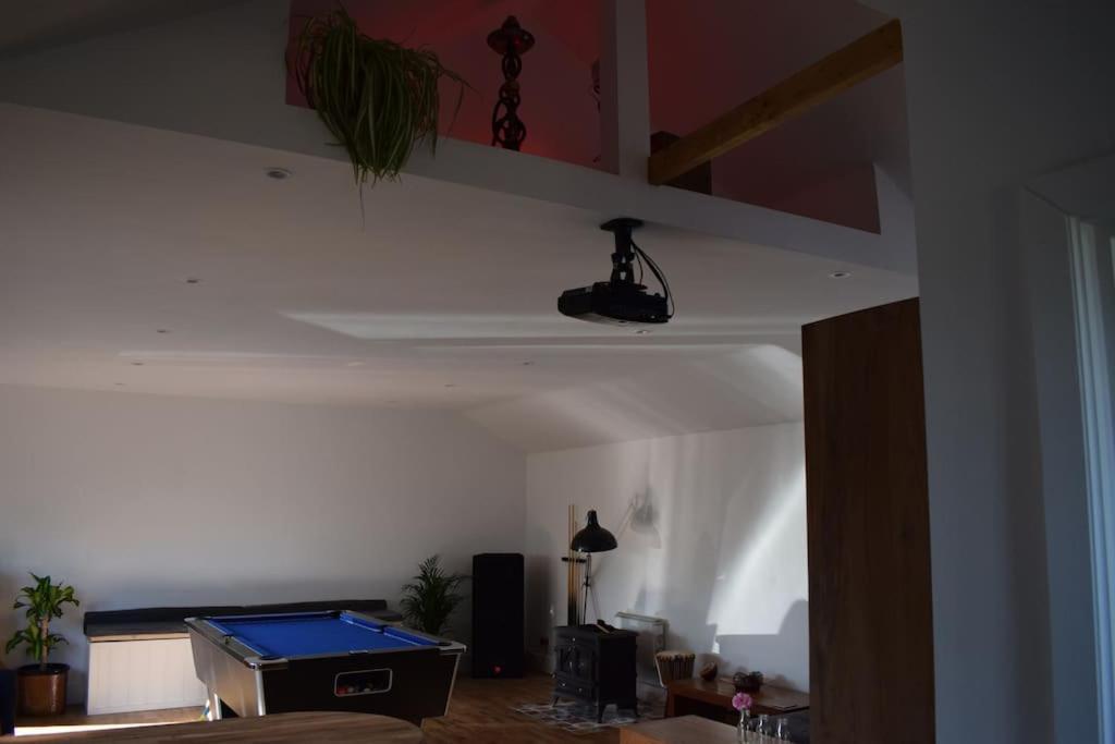 Crossing Retreat - Pool Table, Projector, Barn Villa Tunstead  Kültér fotó